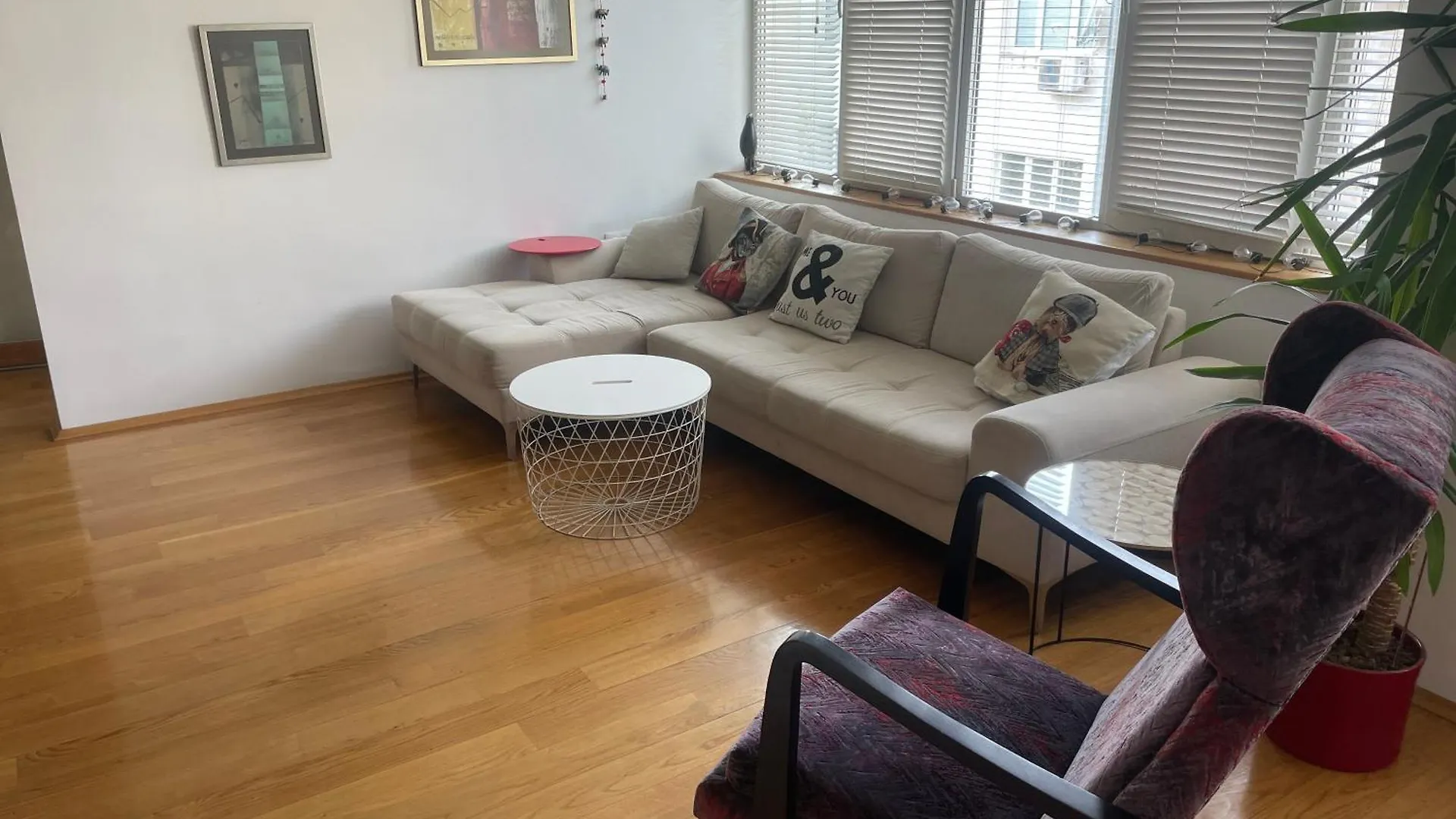Large 2-Bedroom Centre Art Apartment Sofia
